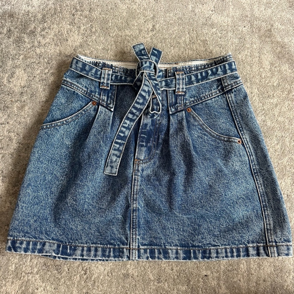 Abercrombie & Fitch high-waisted mini skirt with bow